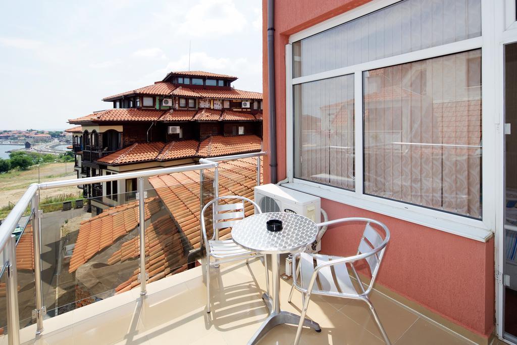 Red House Guest House Nessebar Zimmer foto