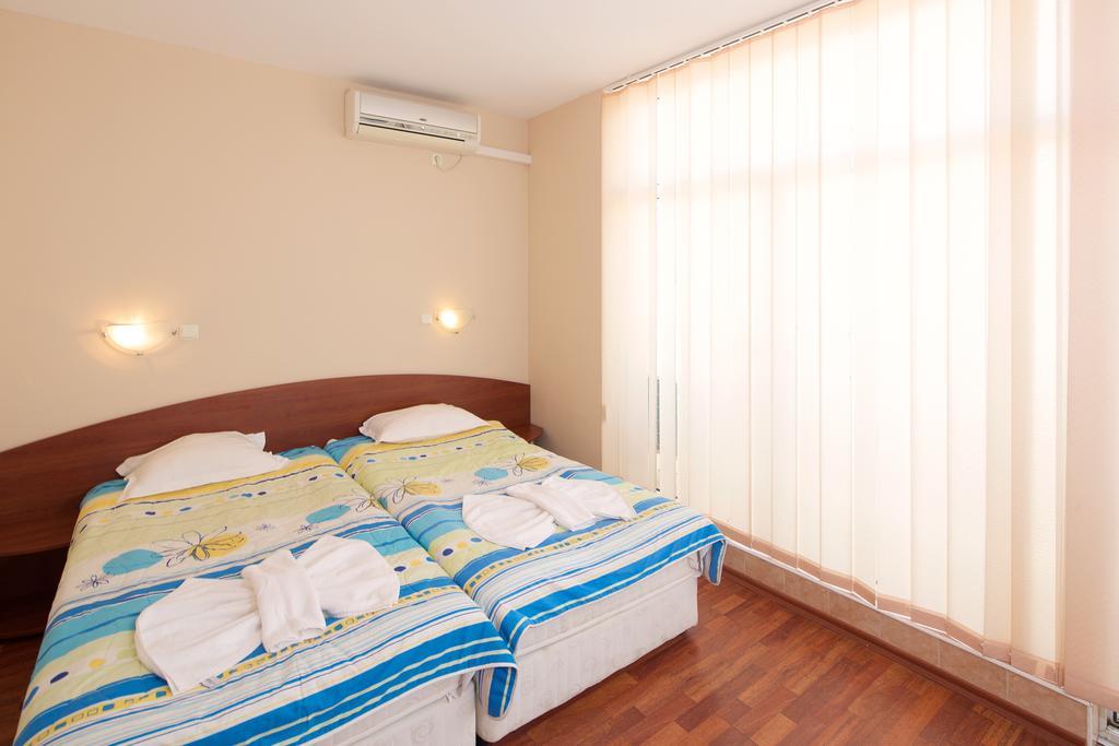 Red House Guest House Nessebar Zimmer foto